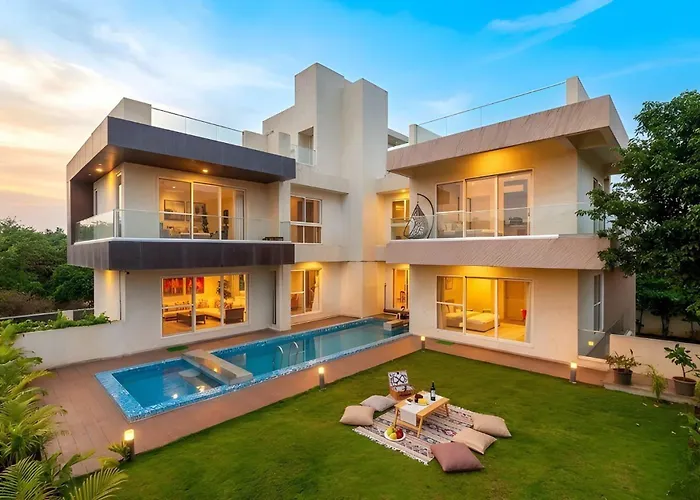 Villa Azul: Stayvista Retreat with Pool, Snooker & Garden Gazebo Lonavala